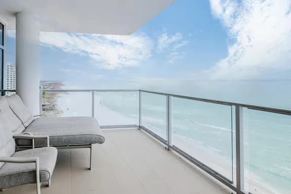 Cobalt Horizon - Luxury beachfront 3 bedroom with panoramic gulf views